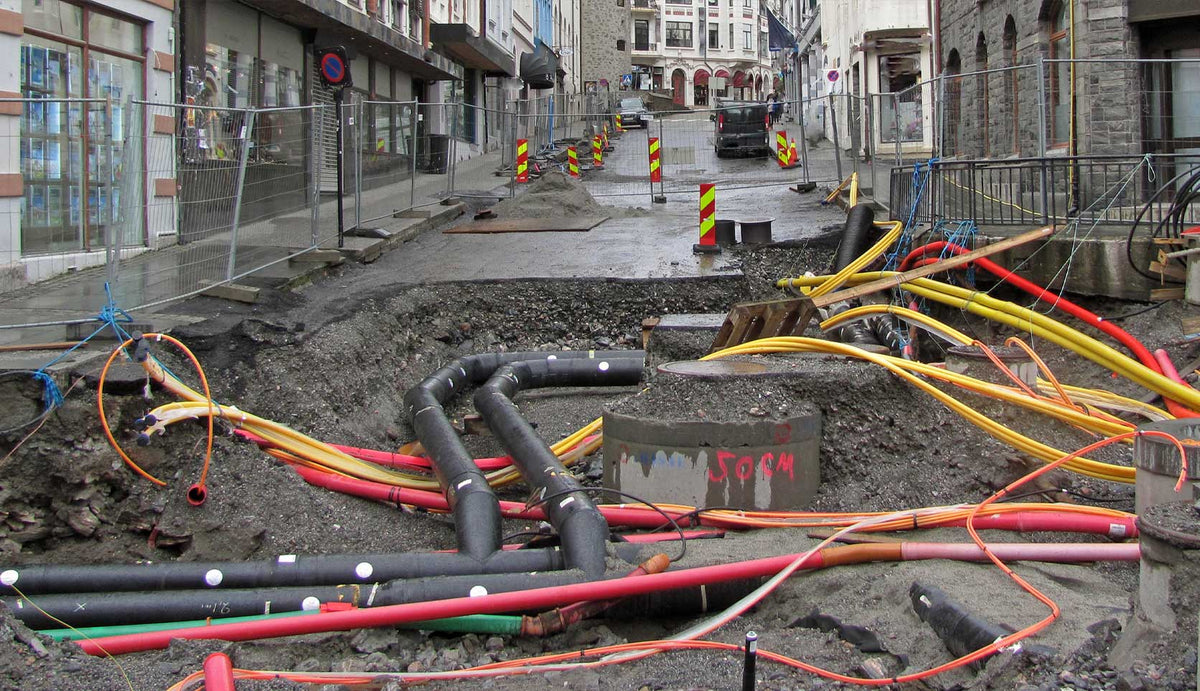 How to Avoid Underground Utilities During Directional Drilling — PilotTrack
